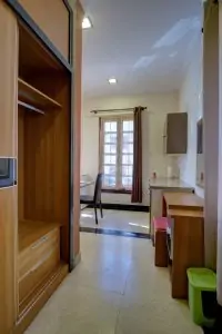 Seaside Bliss Awaits: Shanzu Seaview Studio with AC, Rooftop Pool, and WiFi - Your Exclusive Retreat in Mombasa, Kenya!
