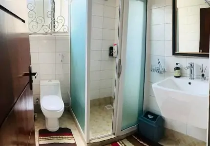 Furnished 1-Bedroom Apartment in Mtwapa: Spacious Retreat for More Than 4 Guests!