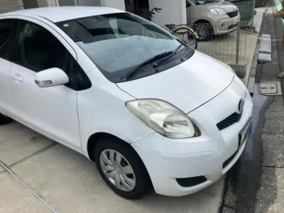 Toyota Vitz 2009 – Reliable White Hatchback | Available for Sale in Mombasa, Kenya