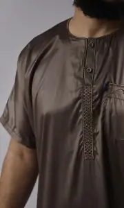 Short-Sleeve Qamis Ikaf for Men: The Perfect Blend of Comfort and Tradition
