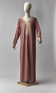 Elegant Embroidered Caftan – Modest Dress for Muslim Women