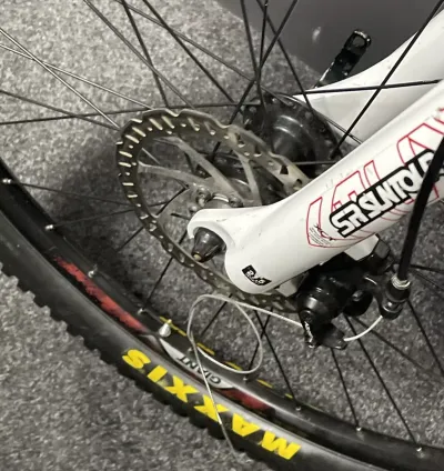 Giant ATX Mountain Bike White & Blue / Frame: 19" / Speed: 24 / Wheels: 26"